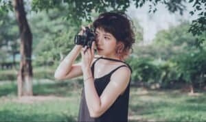 Point And Shoot Vs Mirrorless Camera